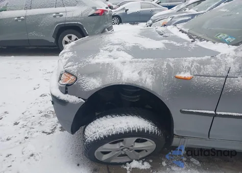 2005 BMW 330Xi из США, поврежденный, VIN WBAEW53425PN39151